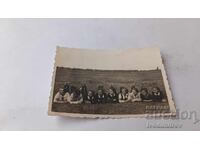Fotografie Cazičene Fete întinse pe iarbă 1934