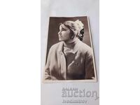 Снимка Младо момиче