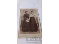 Foto Două fete tinere