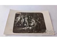 Photo Men in Workshop