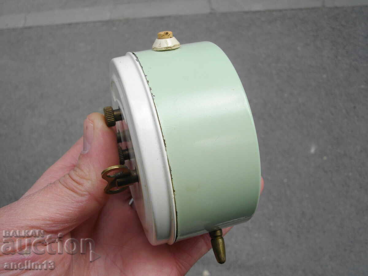 Delivery of JUNGHANS COLLECTIBLE ALARM CLOCK