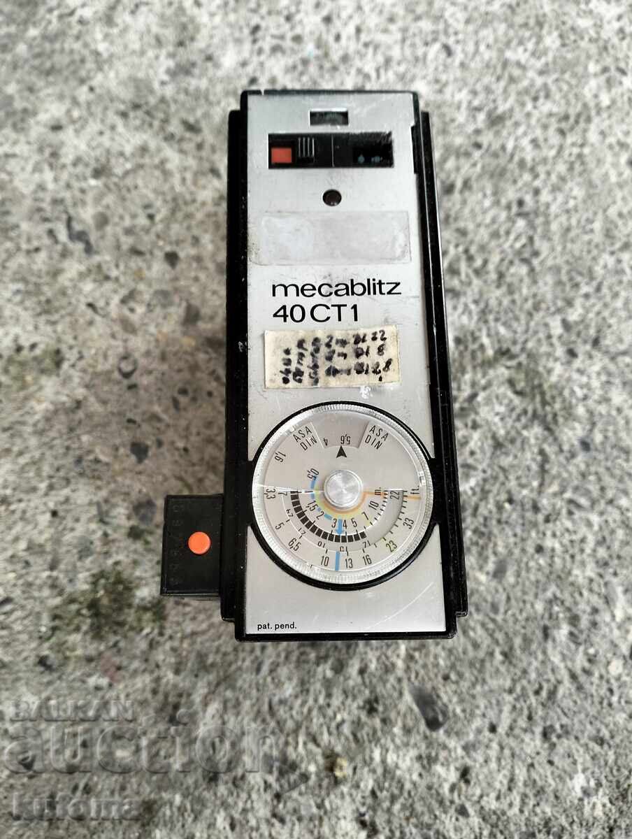 Licitație Bliț pentru aparat foto vechi