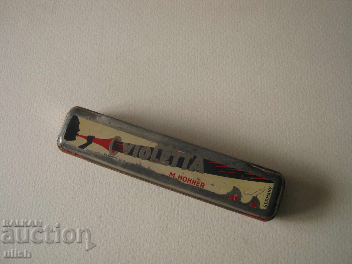 Veche armonică M. Hohner Violetta cu preț 5.00 BGN | € 2.56 Veche armonică M. Hohner Violetta cu preț 5.00 BGN | € 2.56