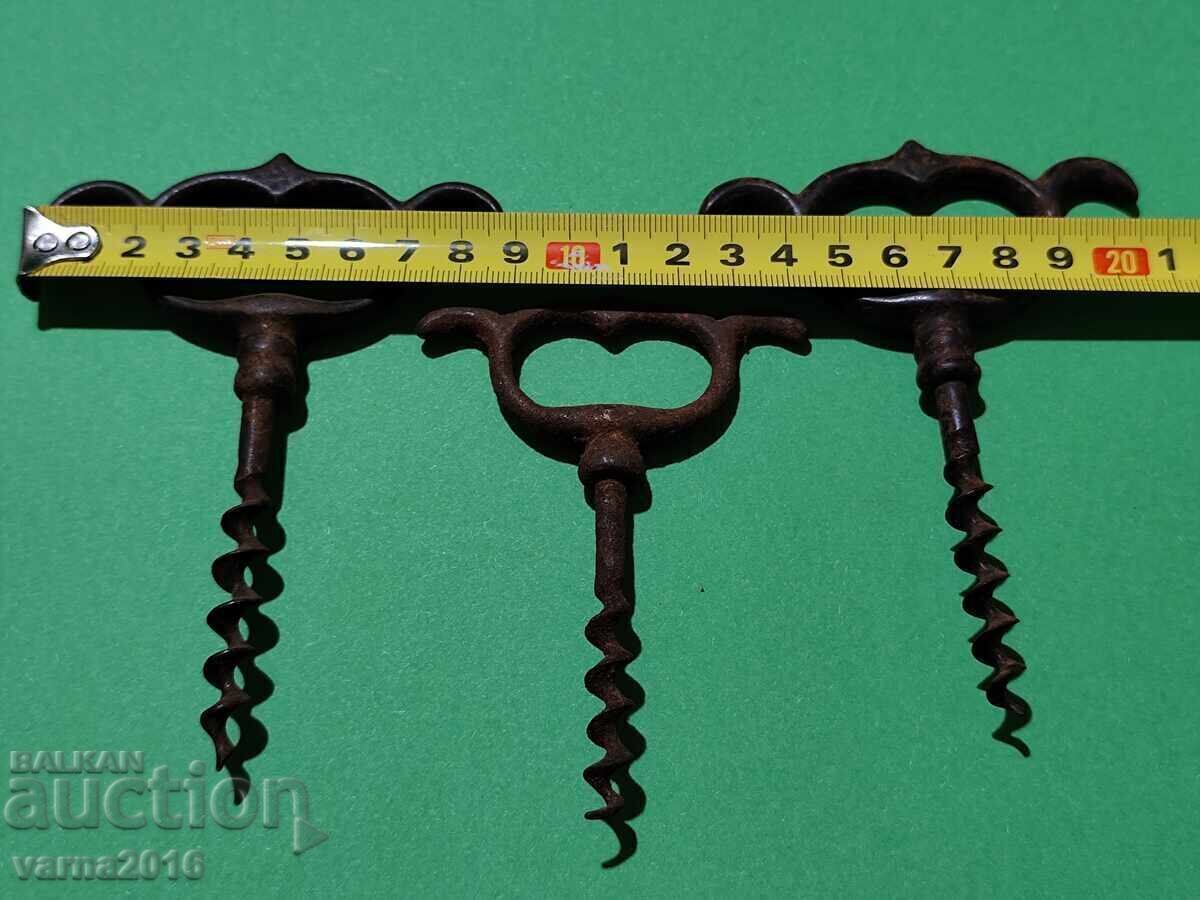 Livrarea Lot 3 Bucăți Deschizătoare de Sticle Antice Militare Tirbușon Livrarea Lot 3 Bucăți Deschizătoare de Sticle Antice Militare Tirbușon