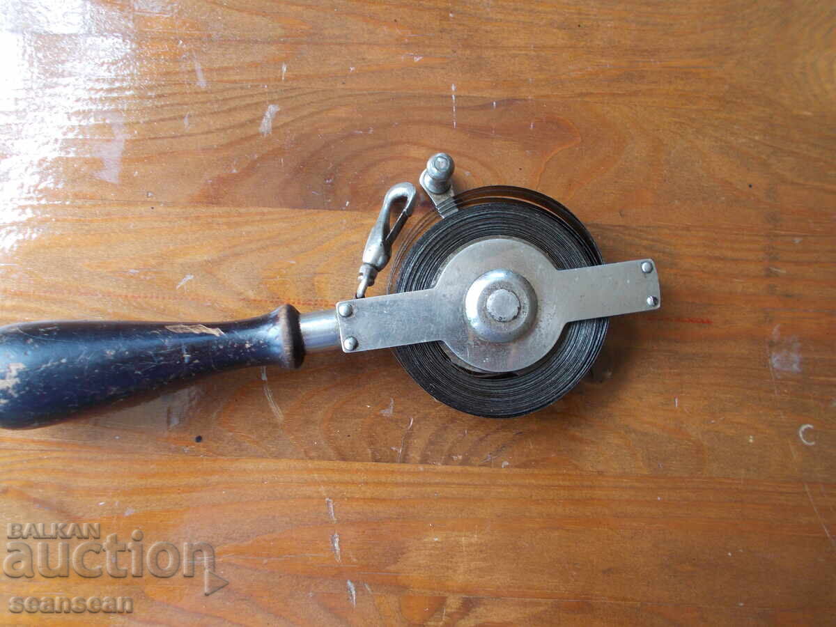 Παράδοση Πολύ παλιά (90-100 ετών) αμερικάνικη μεταλλική μεζούρα