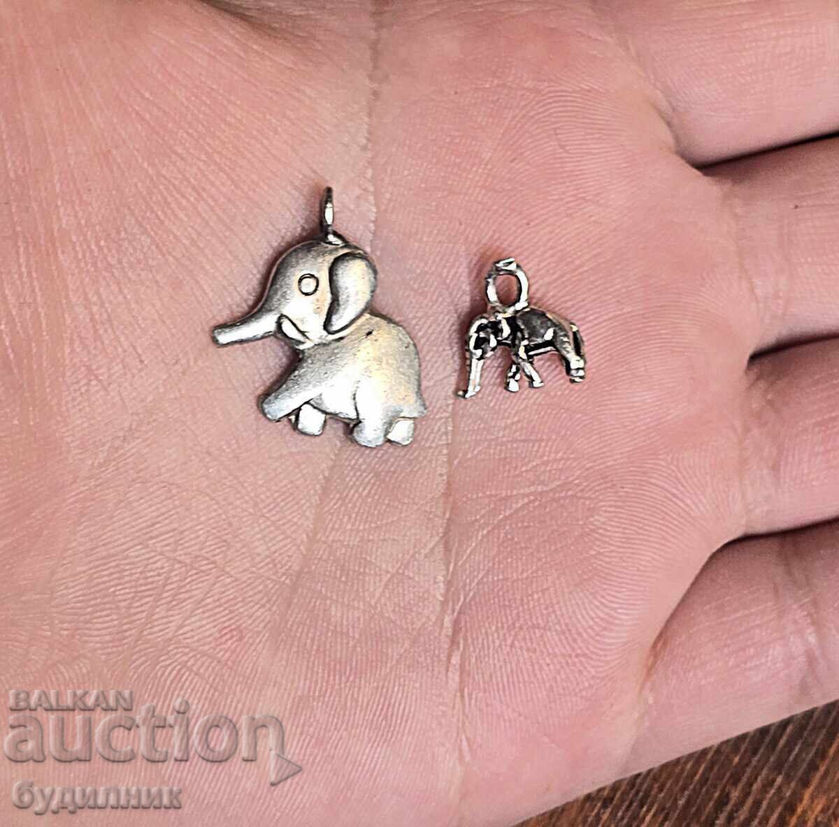 2 τεμάχια. Ασημένια μενταγιόν. Ξεκινώ πάνω από 100 Δημοπρασίες. Δες