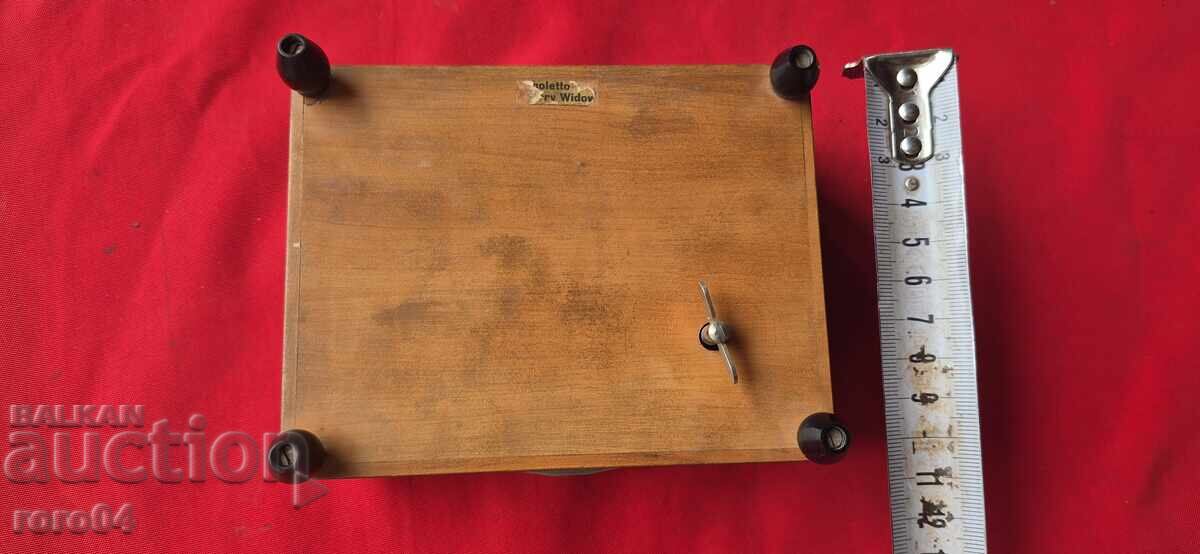 Δημοπρασία ΛΑΤΕΡΝΑ - ZUCKERMANN