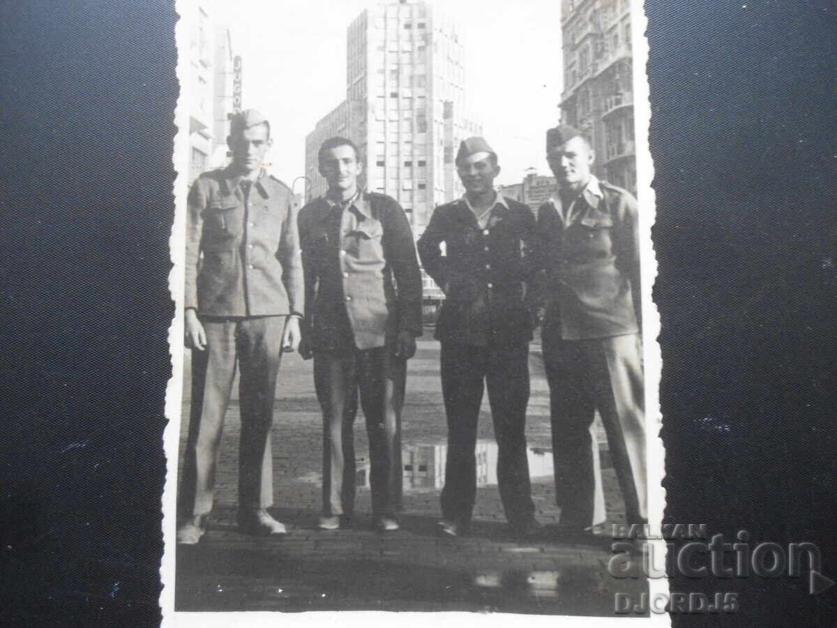 Παλιά φωτογραφία, Βελιγράδι 1945 Παλιά φωτογραφία, Βελιγράδι 1945
