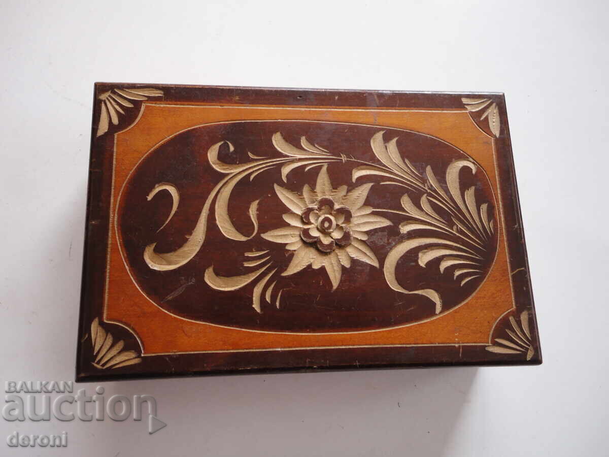 Невероятна дървена кутия за бижута дърворезба - 7