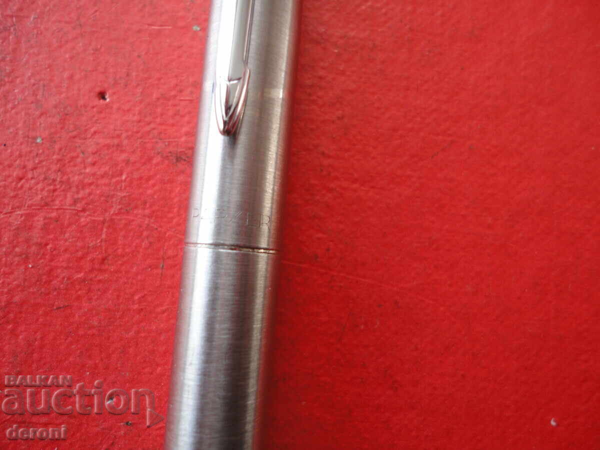 Stilou Parker Made in France cu preț 60.00 BGN | € 30.68 Stilou Parker Made in France cu preț 60.00 BGN | € 30.68