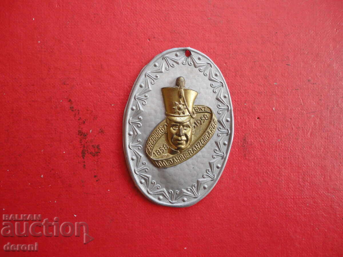 Emblemă veche, semn - 5