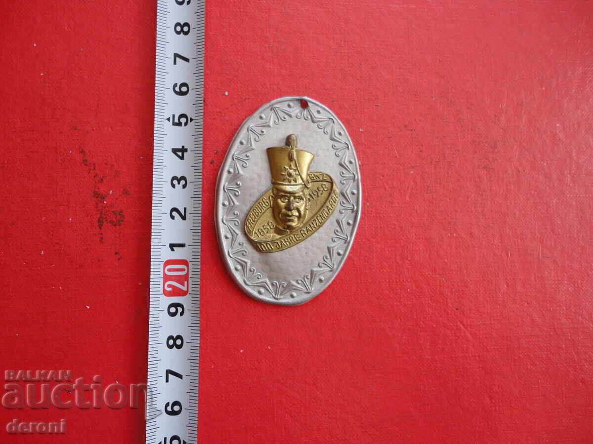 Emblemă veche, semn