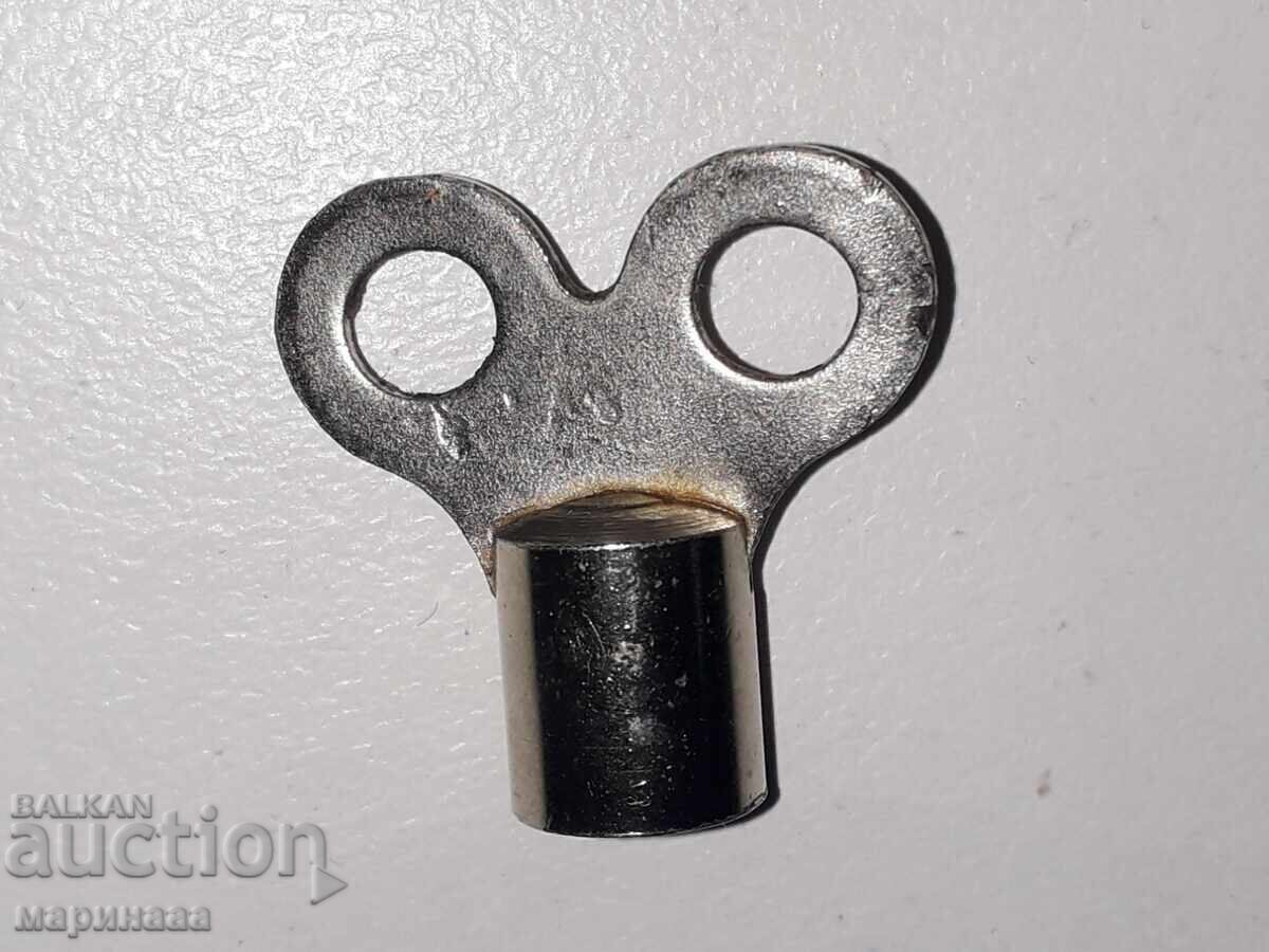 Κλειδί για κούρδισμα ρολογιού με τιμή 5.00 BGN | € 2.56