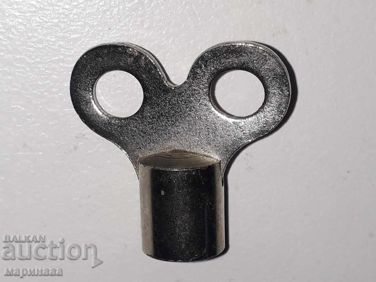 Κλειδί για κούρδισμα ρολογιού με τιμή 5.00 BGN | € 2.56