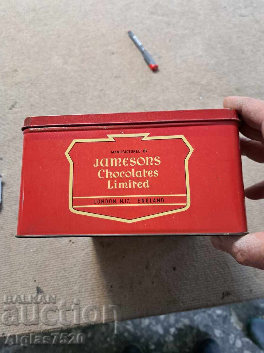 Δημοπρασία Μεγάλο παλιό μεταλλικό κουτί 1950