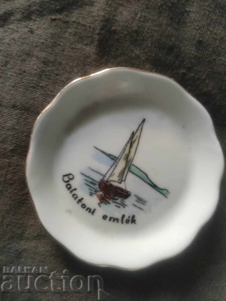 Ουγγρικό πορσελάνη: μικροσκοπικό βάζο και πιάτο - 7 Ουγγρικό πορσελάνη: μικροσκοπικό βάζο και πιάτο - 7