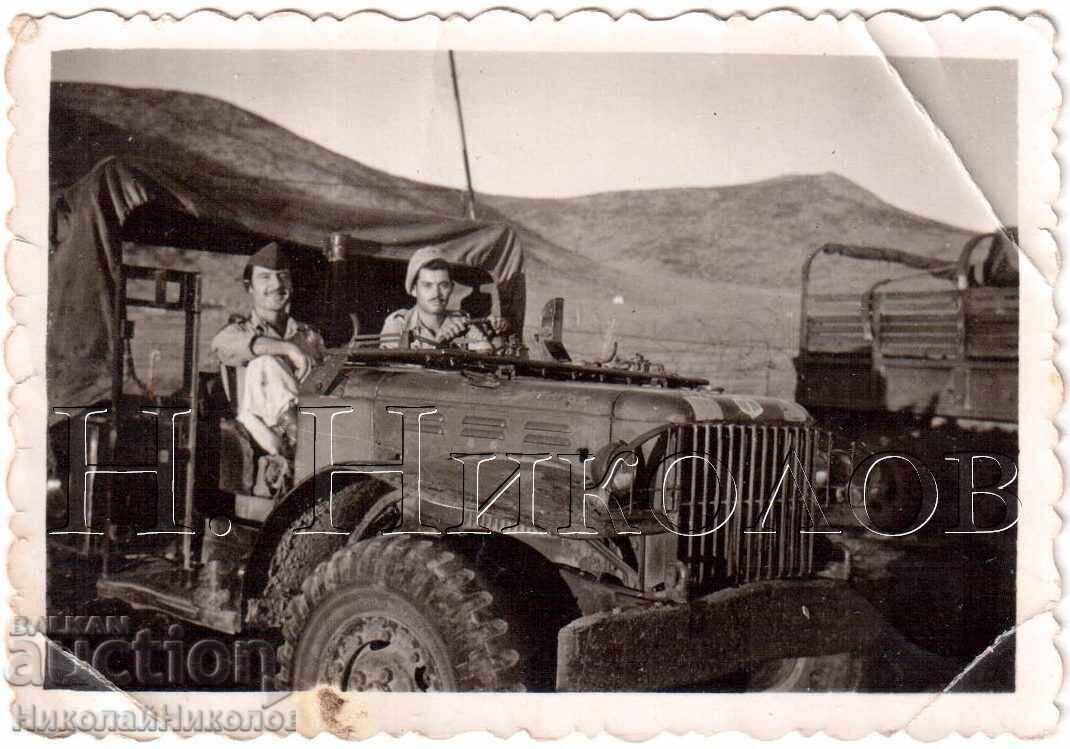 1950 МАЛКА СТАРА СНИМКА ГЪРЦИЯ ДРАМА ГРЪЦКИ ВОЙНИЦИ Д750