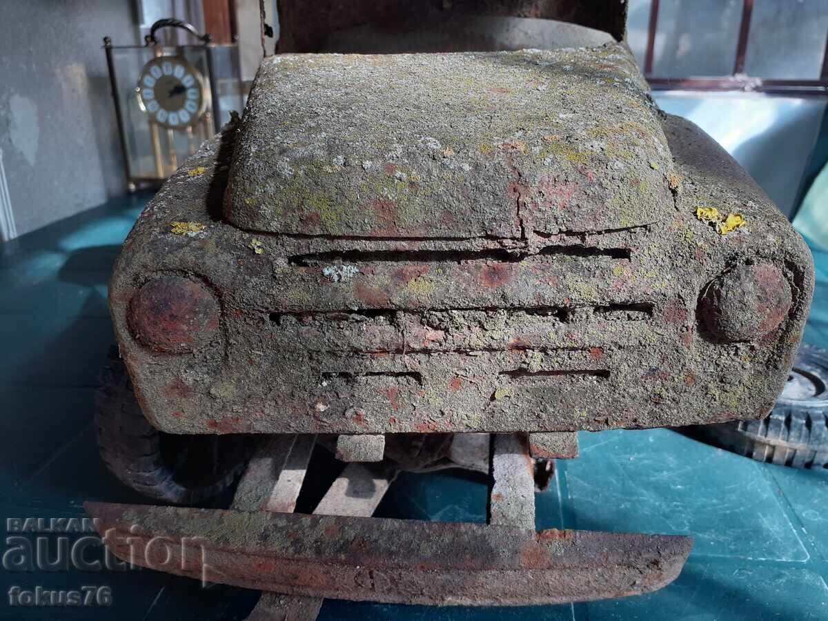 Auction Unique - Russian metal vintage toy truck ZIL Auction Unique - Russian metal vintage toy truck ZIL