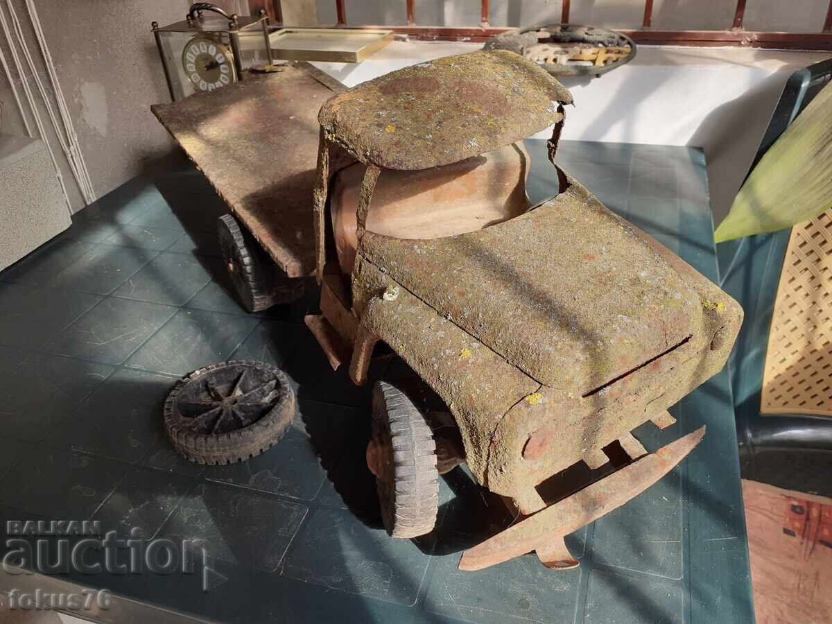 Unique - Russian metal vintage toy truck ZIL Unique - Russian metal vintage toy truck ZIL