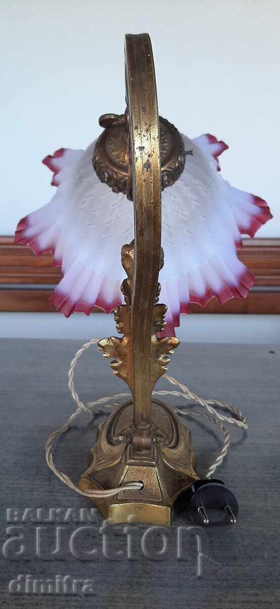 Доставка на Стара бронзова лампа Доставка на Стара бронзова лампа