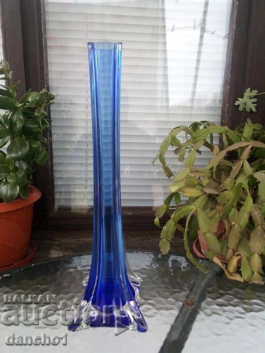 Ενα βάζο Ενα βάζο