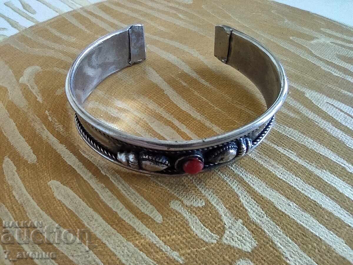 Auction  Fresh bracelet 20.04.25