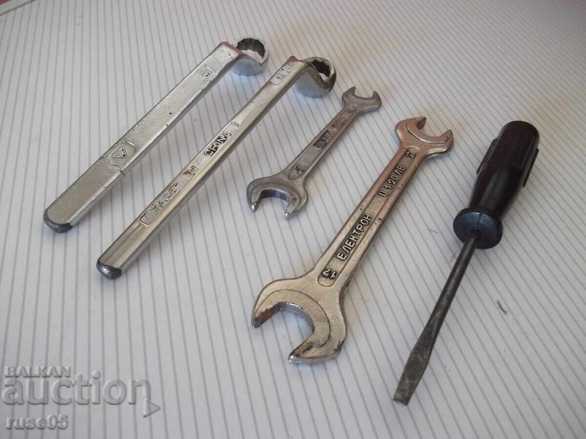 Лот от 2 бр. едностранни лули, 2 бр. гаечни ключа и отвертка с цена 10.00 лв. | € 5.11