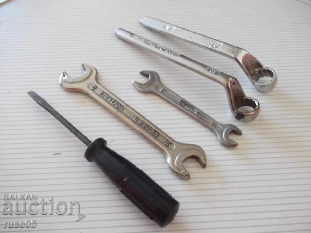 Аукцион Лот от 2 бр. едностранни лули, 2 бр. гаечни ключа и отвертка