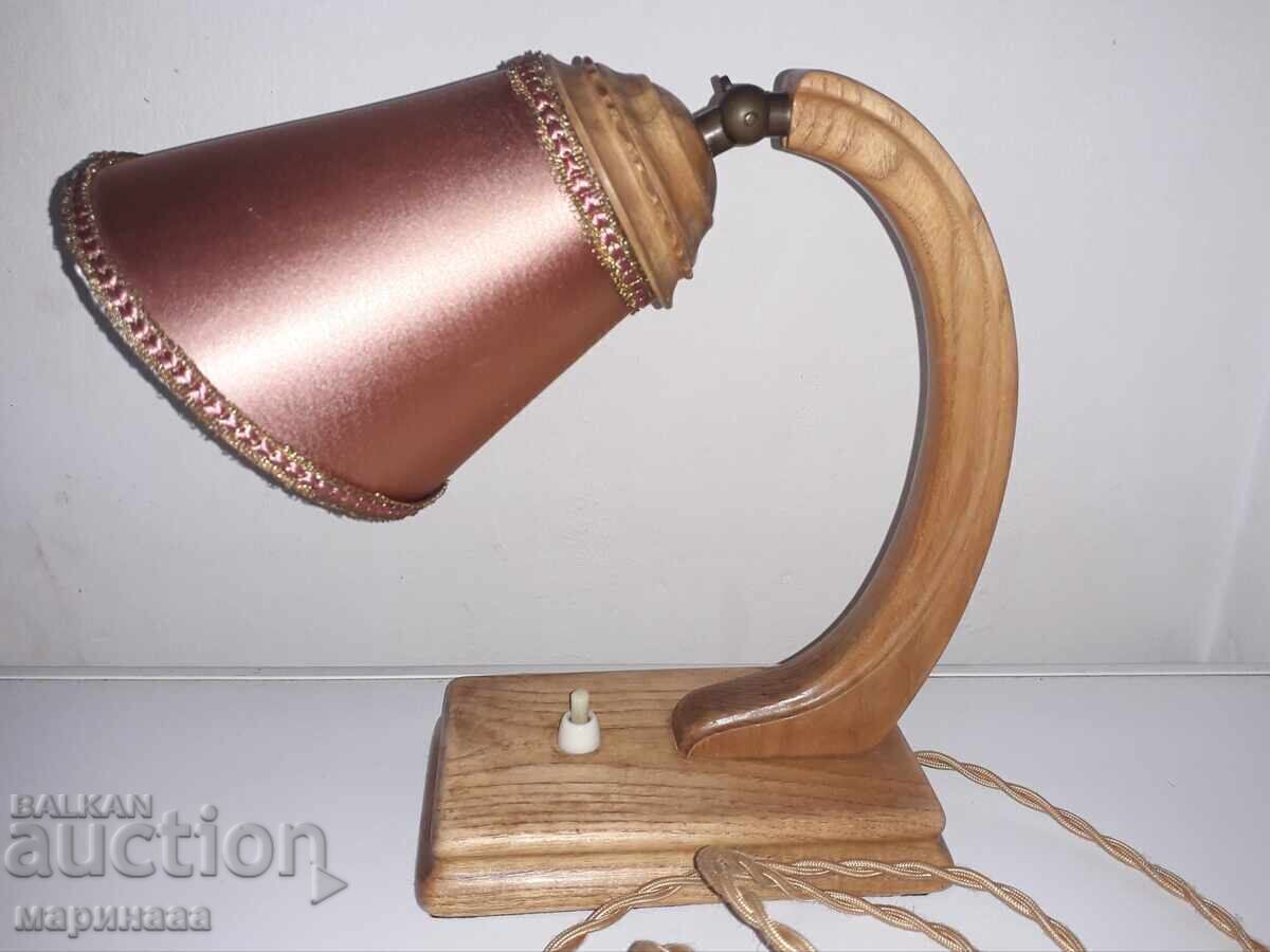 LAMPĂ DE MASĂ RETRO. GERMANIA cu preț € 9.00 | 17.60 BGN