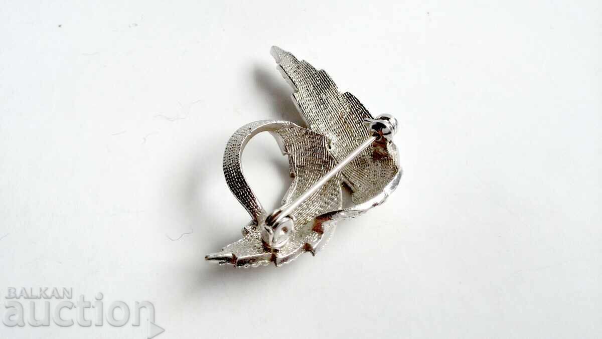 Стара посребрена брошка с цена 20.00 лв. | € 10.23