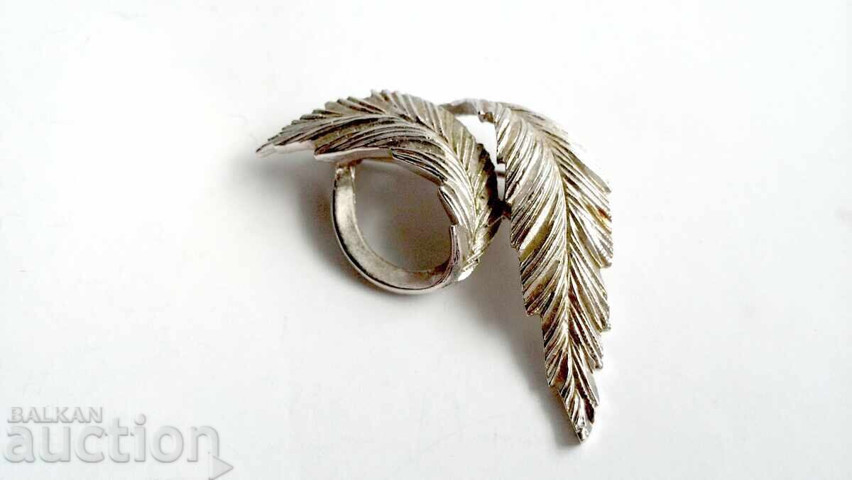 Delivery of Old silver-plated brooch