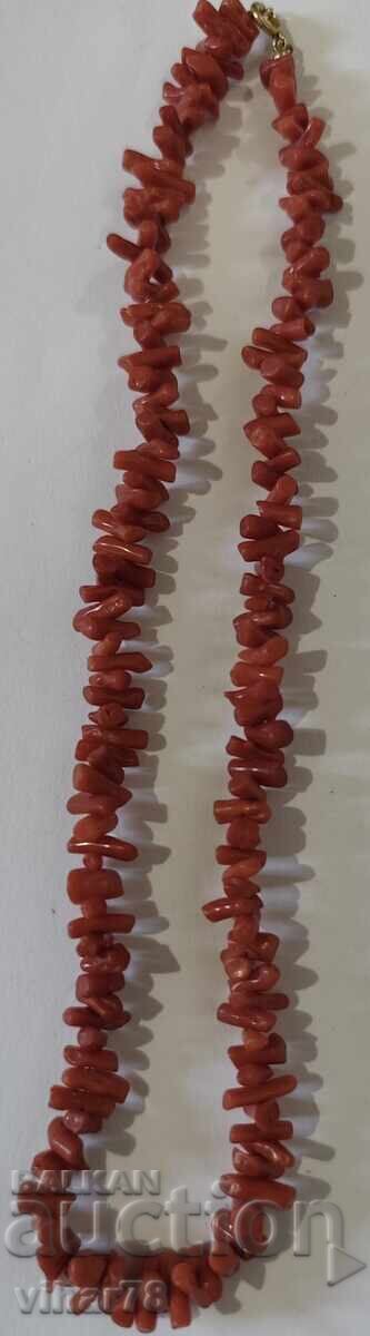 Colier cu coral cu preț 49.99 BGN | € 25.56