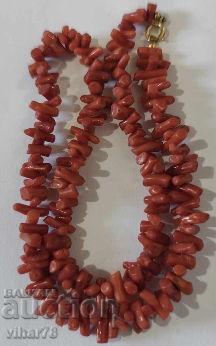 Livrarea Colier cu coral