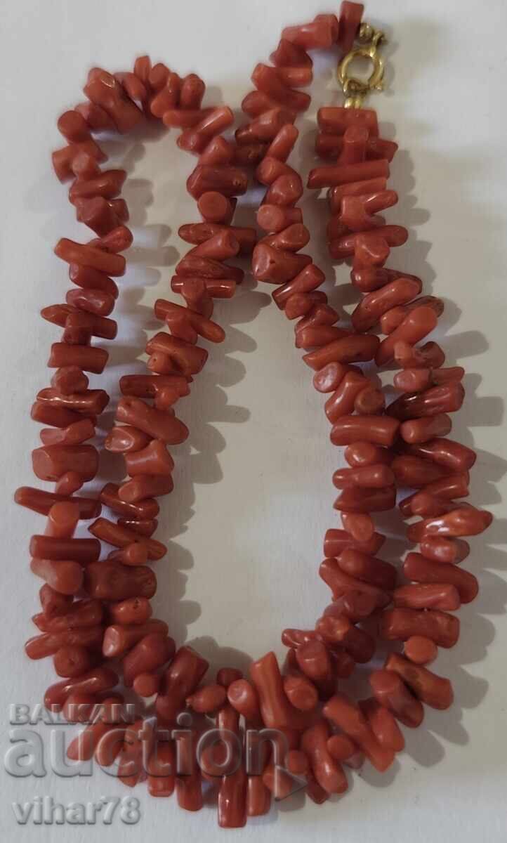 Colier cu coral