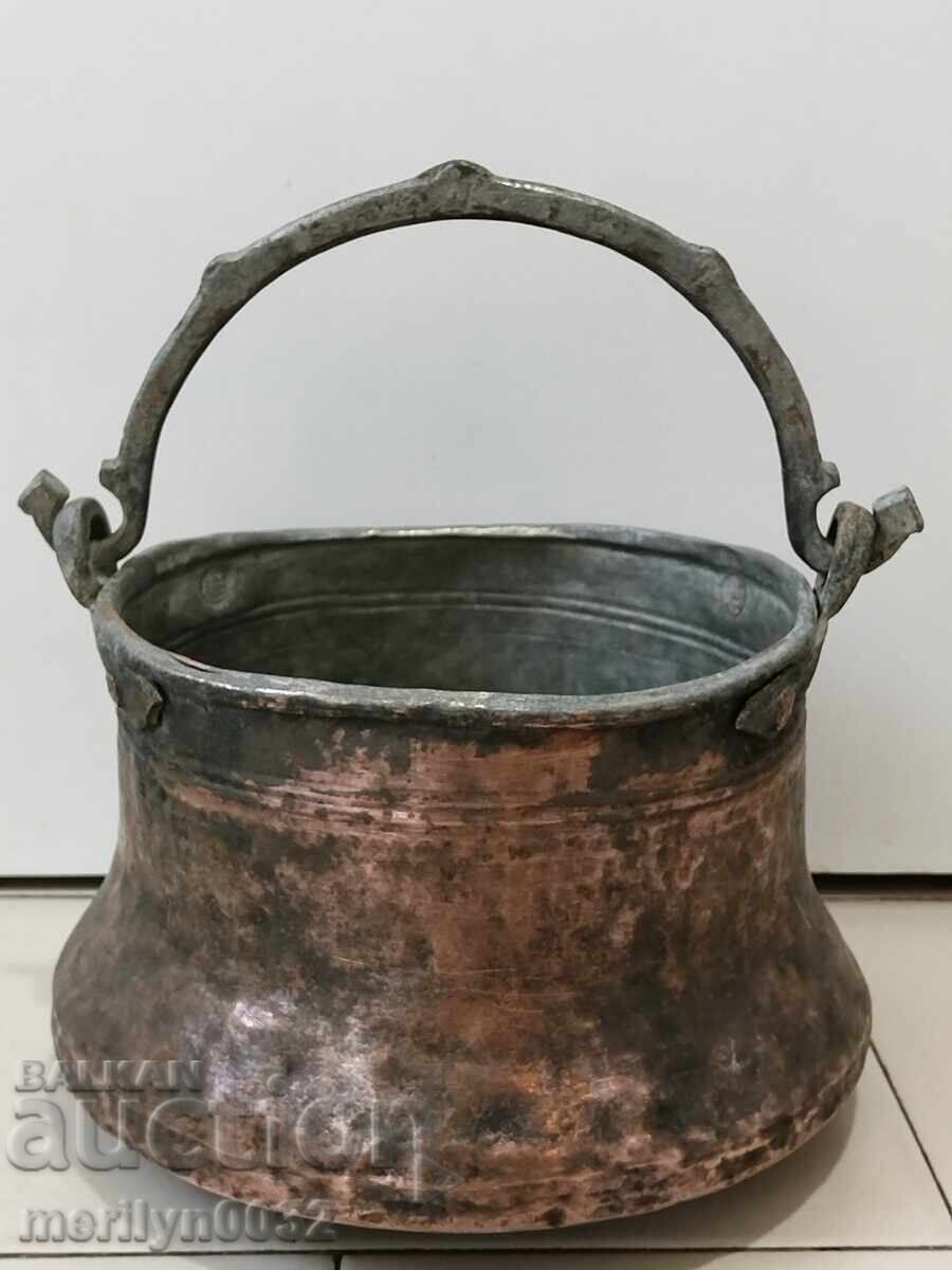 Old copper pot, copper vessel Old copper pot, copper vessel