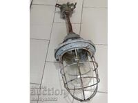 Παλιά βιομηχανική αντιεκρηκτική λάμπα από υπόγειο ορυχείο NRB