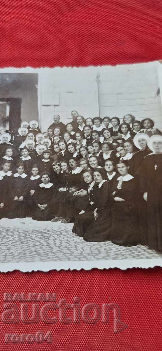 CĂLUGĂRIȚE - COPII - PASTORI - PREOȚI - 5