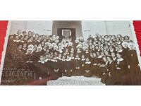 МОНАХИНИ - ДЕЦА - ПАСТОРИ - ПОПОВЕ