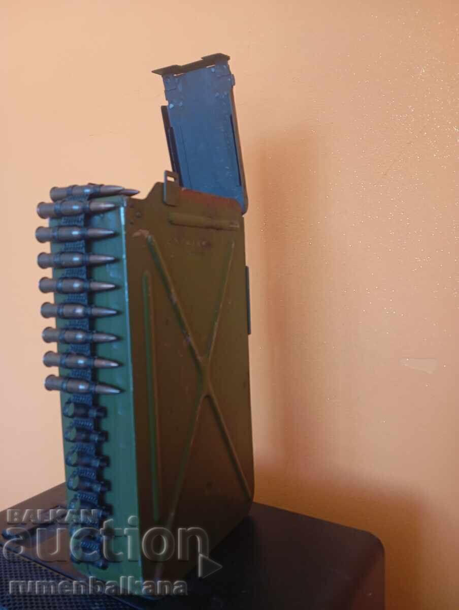 ΚΟΥΤΙ ΓΙΑ ΚΑΡΤΕΤΣΙΝΙΤΣΑ με τιμή 300.00 BGN | € 153.39