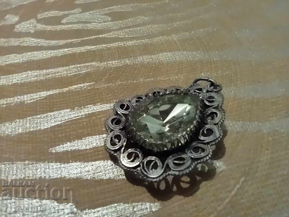 Сребърен медальон с камък 21.04.25 с цена 149.00 лв. | € 76.18 Сребърен медальон с камък 21.04.25 с цена 149.00 лв. | € 76.18