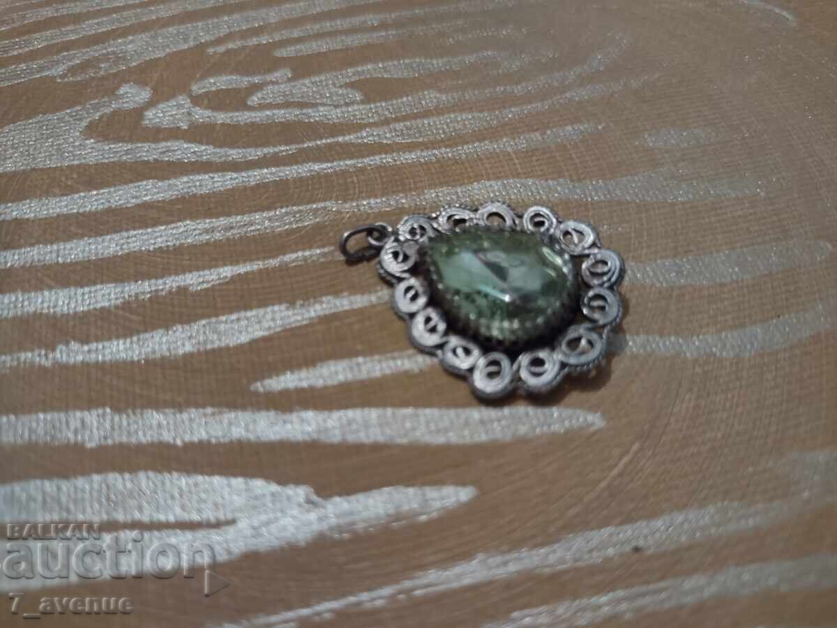 Доставка на Сребърен медальон с камък 21.04.25 Доставка на Сребърен медальон с камък 21.04.25