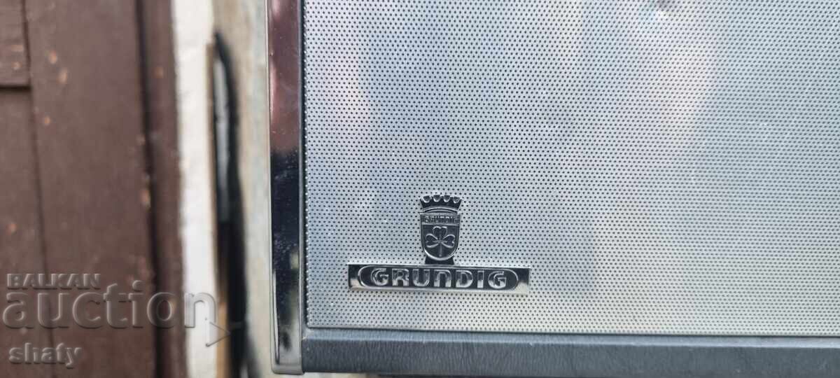 Auction  Grundig Satellite Radio
