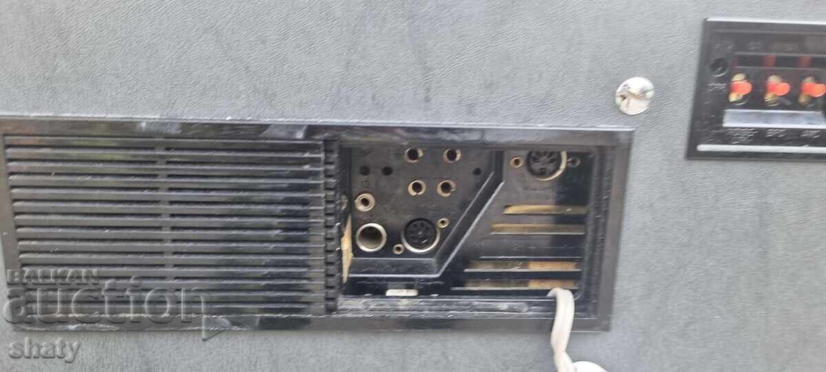 Grundig Satellite Radio - 7