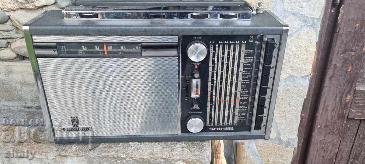 Grundig Satellite Radio
