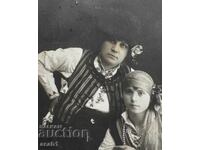 Στούντιο φωτογραφία Γυναικών με Παραδοσιακές Φορεσιές