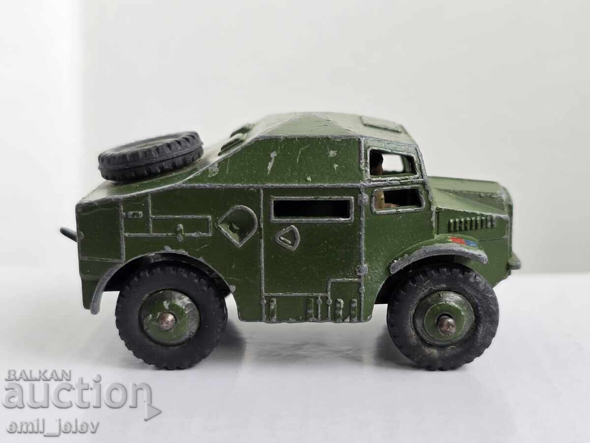 Dinky toys Military No-688 FIELD ARTILLERY TRACTOR Dinky toys Military No-688 FIELD ARTILLERY TRACTOR
