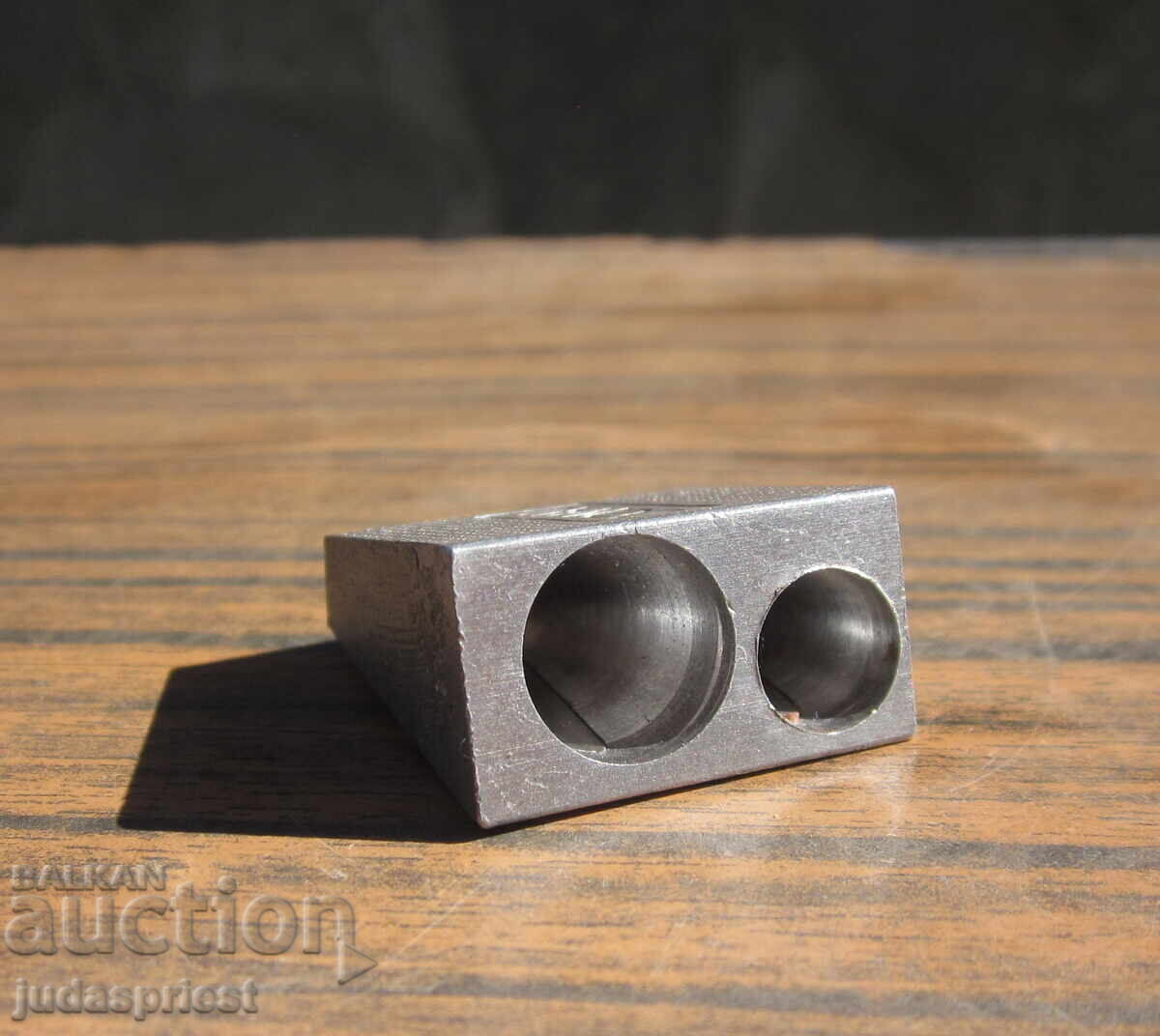 DONAU παλιά αυστριακή ξύστρα μολυβιών διπλή DONAU παλιά αυστριακή ξύστρα μολυβιών διπλή