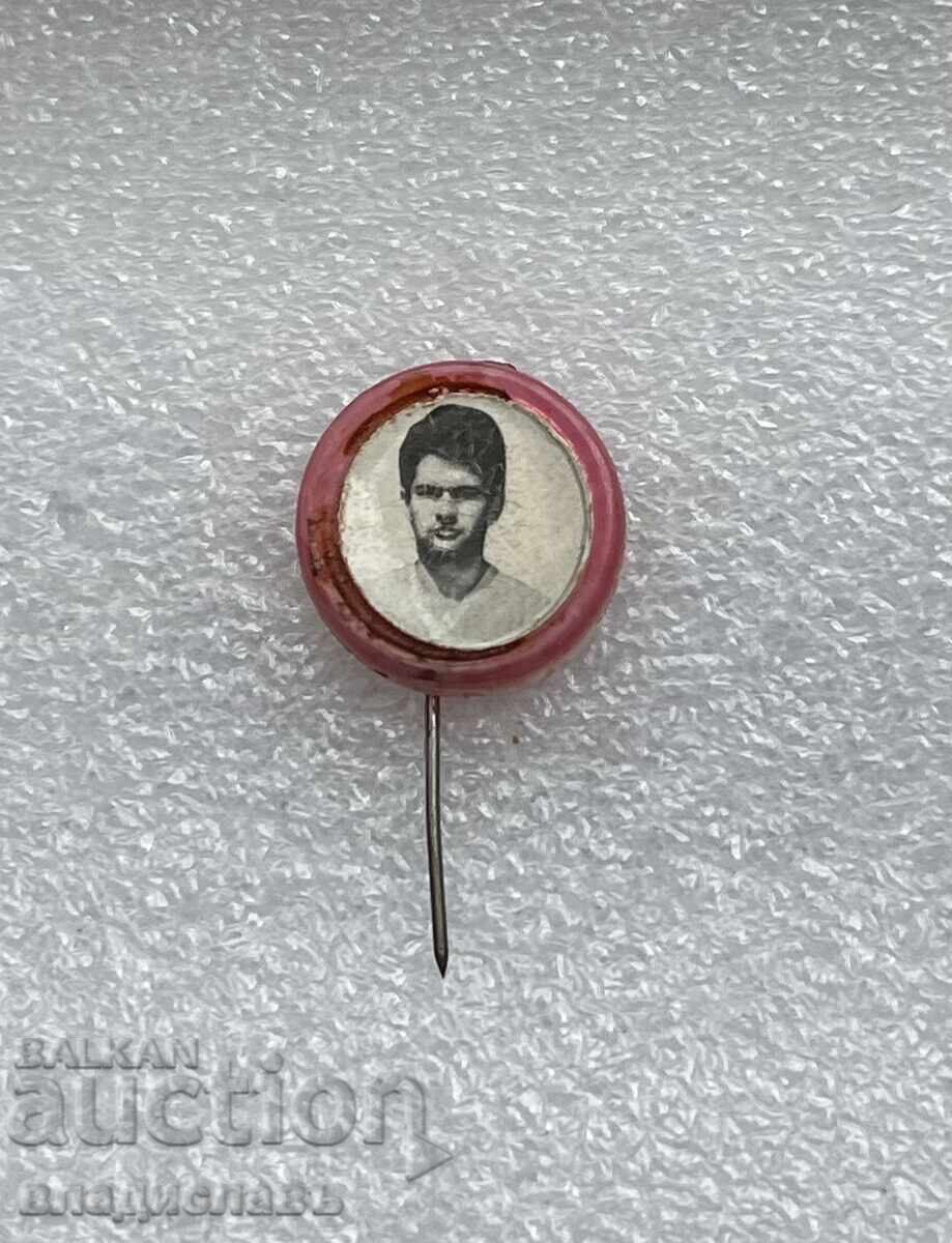 стара значка ГЕОРГИ АСПАРУХОВ - ГУНДИ ЛЕВСКИ СОФИЯ с цена € 30.00 | 58.67 лв.