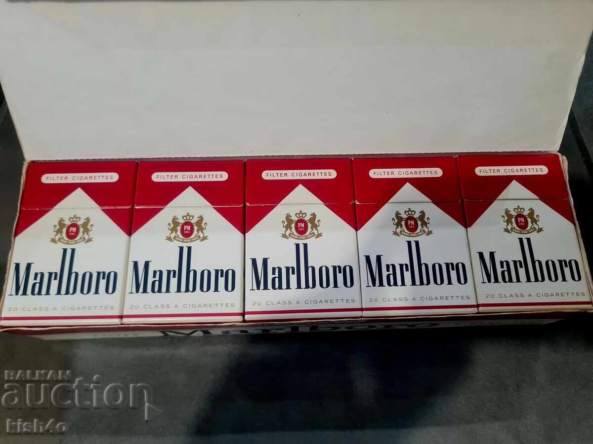 Cutii de țigări Marlboro - pachet cu preț 100.00 BGN | € 51.13 Cutii de țigări Marlboro - pachet cu preț 100.00 BGN | € 51.13