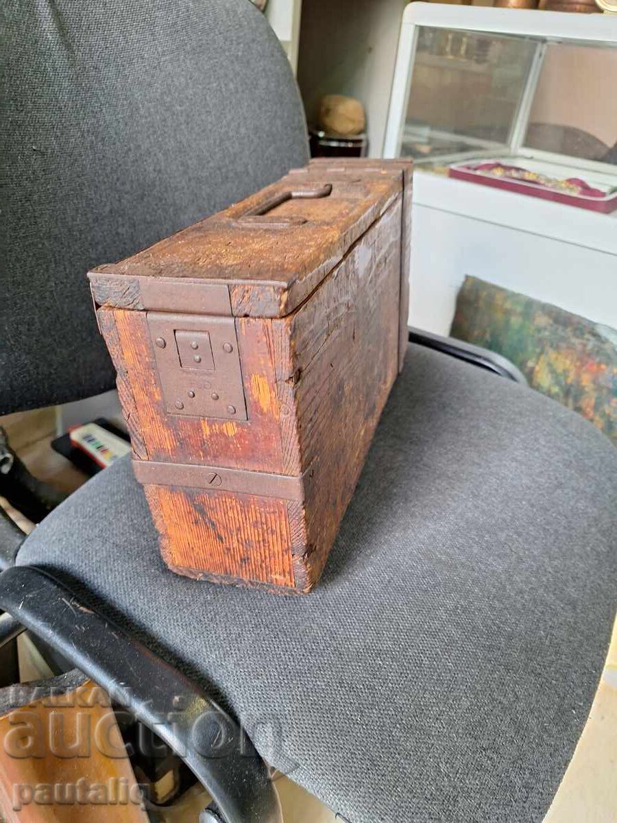 Delivery of AMMUNITION BOX WWI